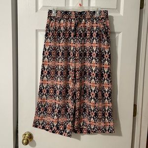 Flowy designed pants